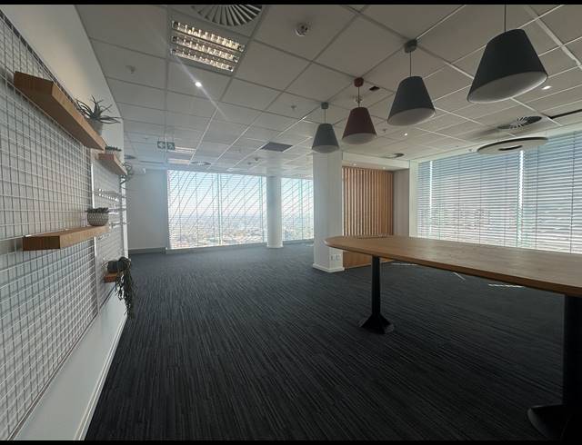 597M² OFFICE TO LET IN SANDTON CENTRAL